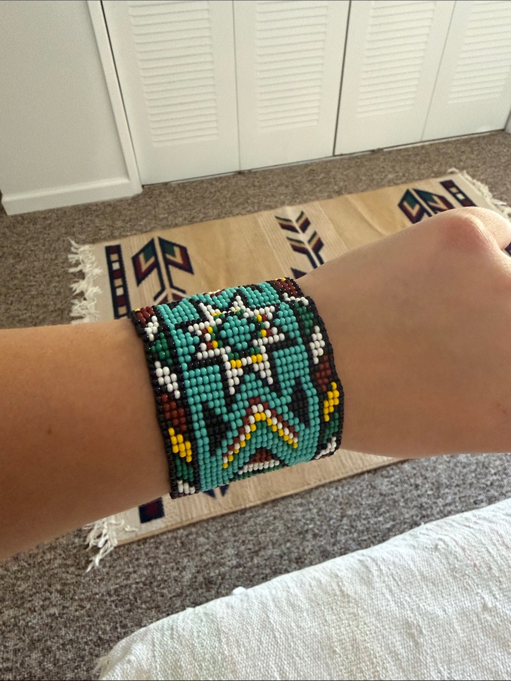 Handmade Turquoise Seed Bead Bracelet with Geometric Pattern - Picture 3 of 4